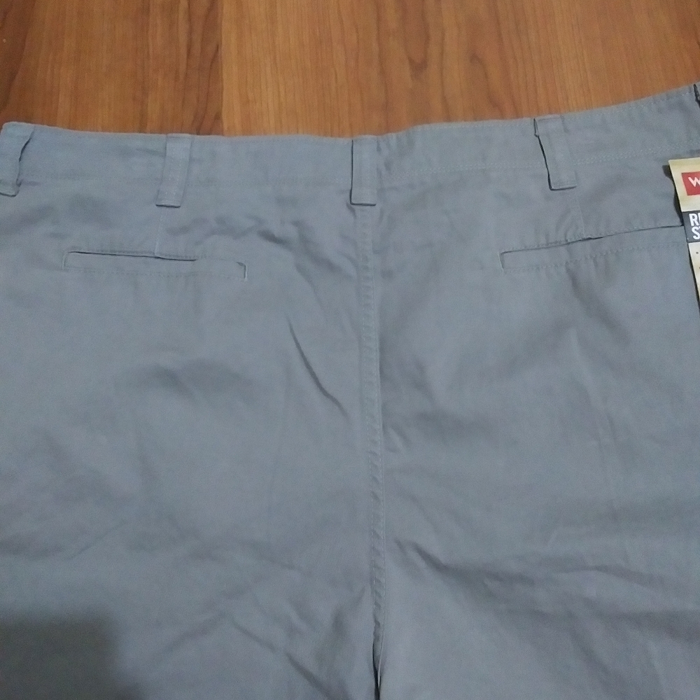 NWT! Wrangler relaxed straight cargo shorts-blue/gray color - Picture 5 of 7